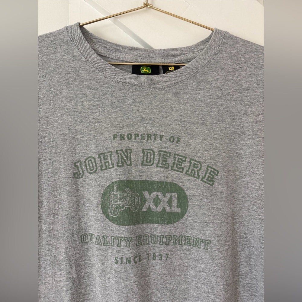 John Deer Short Sleeve Crewneck T- Shirt Gray Size XL Farm Casual - Picture 3 of 10